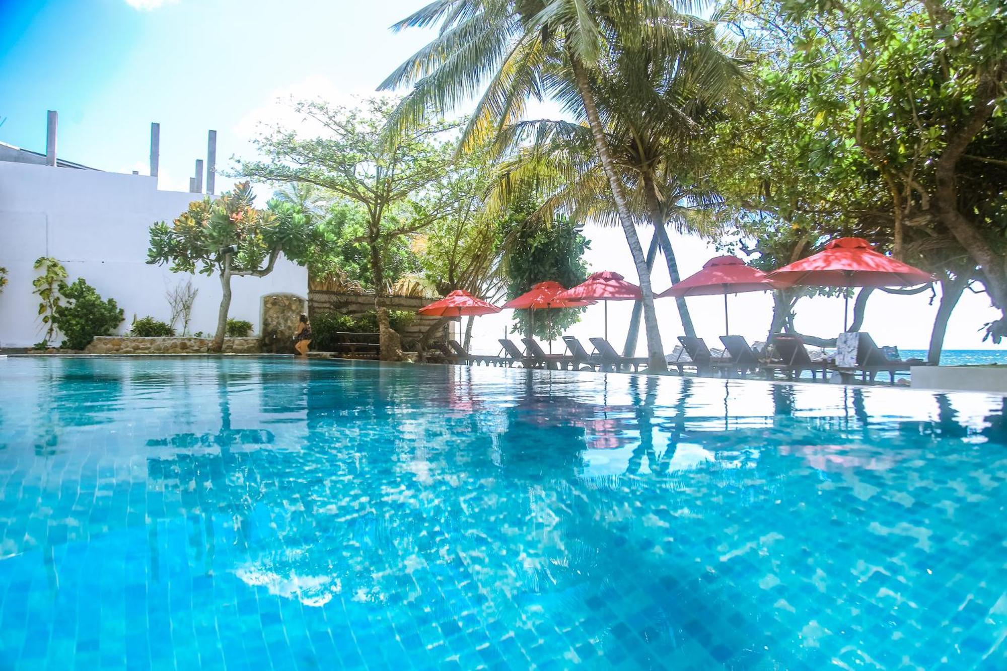 Hotel Surf Sea Breeze Mirissa Esterno foto